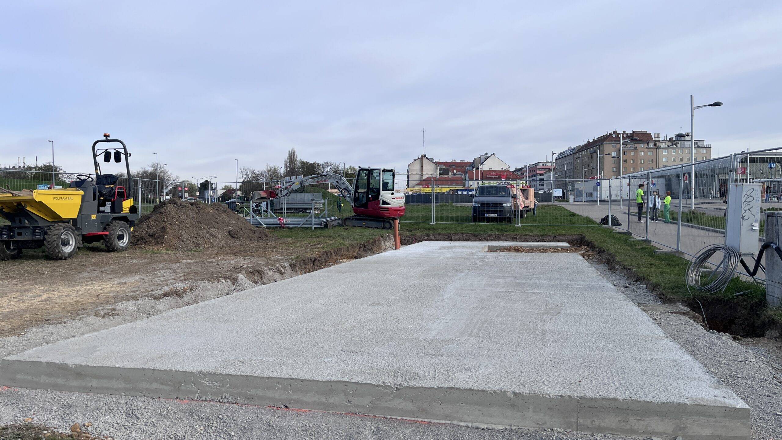 Baustelle: Bodenplatte ist betoniert